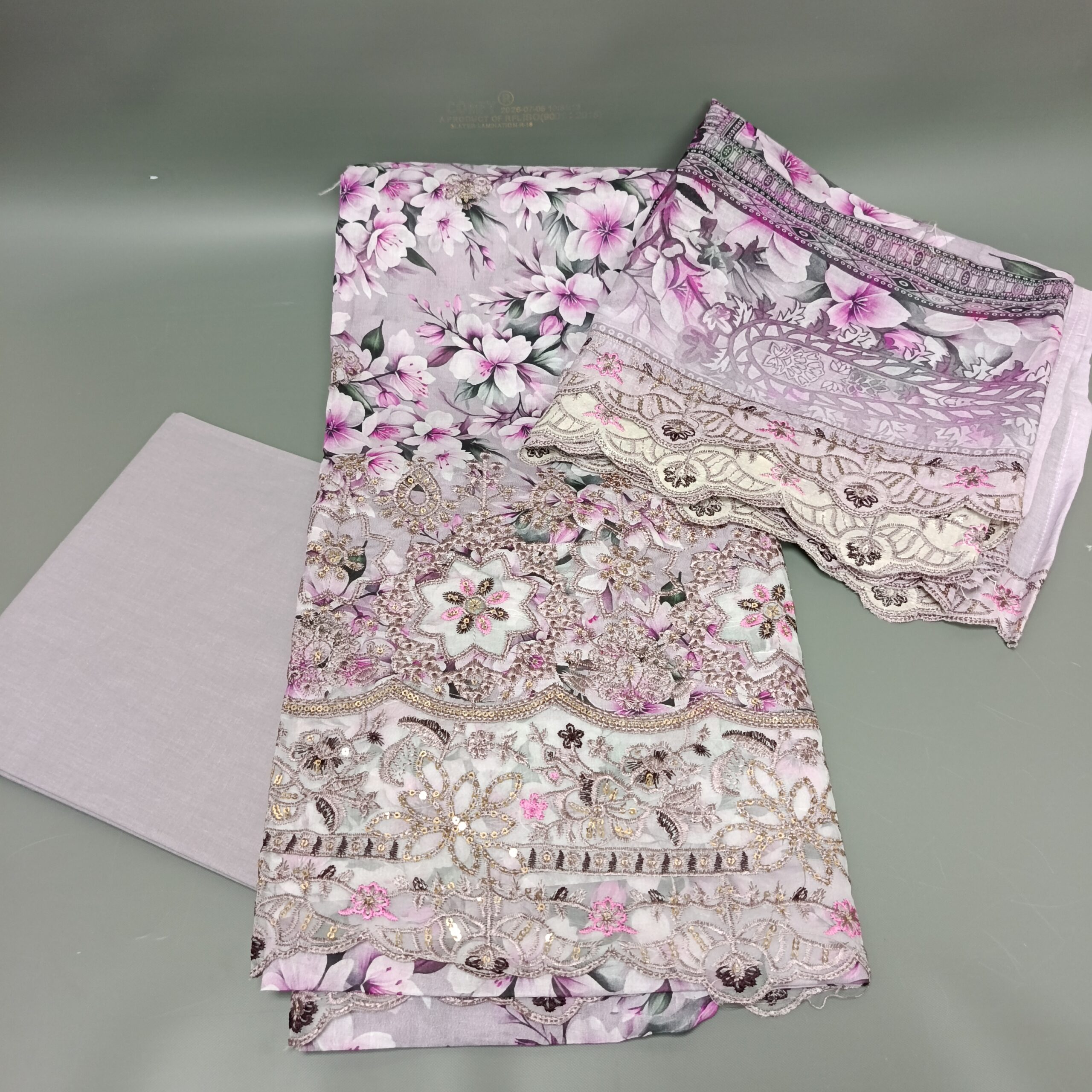 Premium Luxury Digital Printed Cotton Lawn 3-Piece Suit - Qalamkar D3277